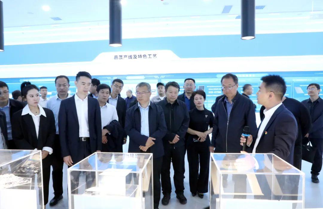 临汾_2025新澳万正版资料,批判舆情监控、全面解答与解释